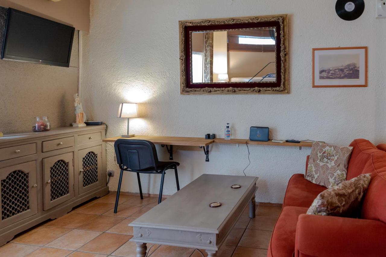 The Heart Of Plaka Apartment Athens Luaran gambar