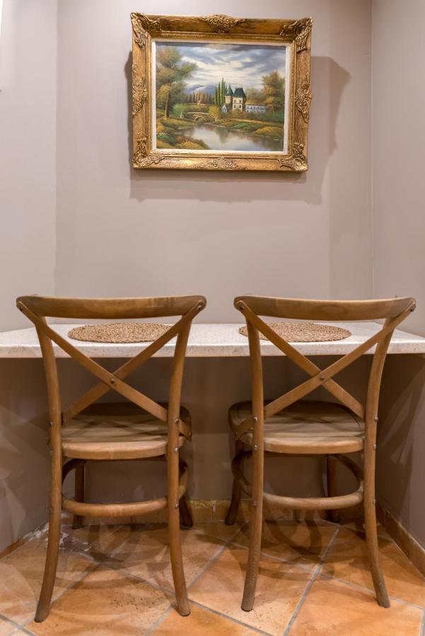 The Heart Of Plaka Apartment Athens Luaran gambar